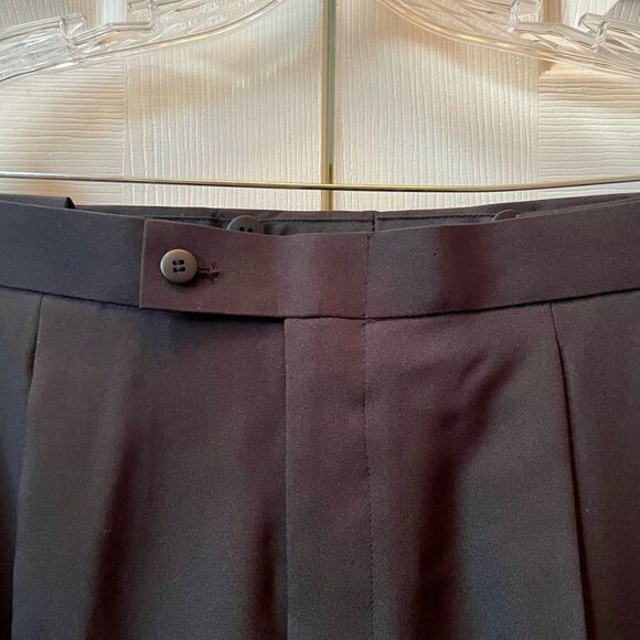 BLACK ONE BUTTON TUXEDO BY MIDTOWN MAN DIZE 46L EUC - Picture 10 of 12